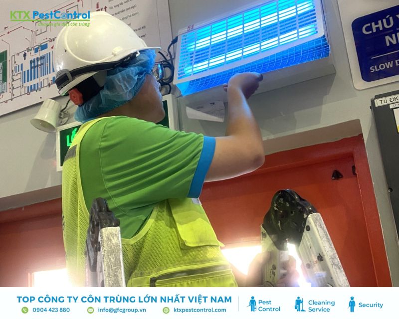 Diệt côn trùng quận Bình Tân KTX lắp đặt bẫy đèn UV